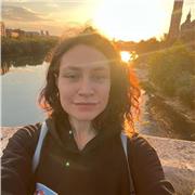 Profesora de inglés y de italiano que imparte clases a niños de todas las edades y adolescentes